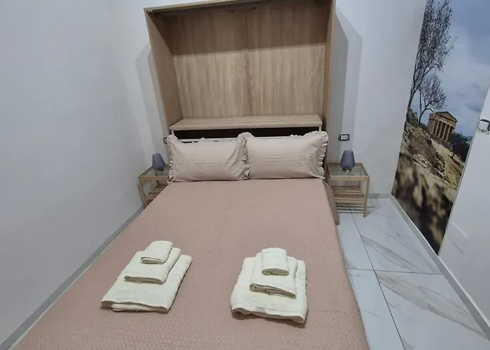 A Casa Do Paisi - *